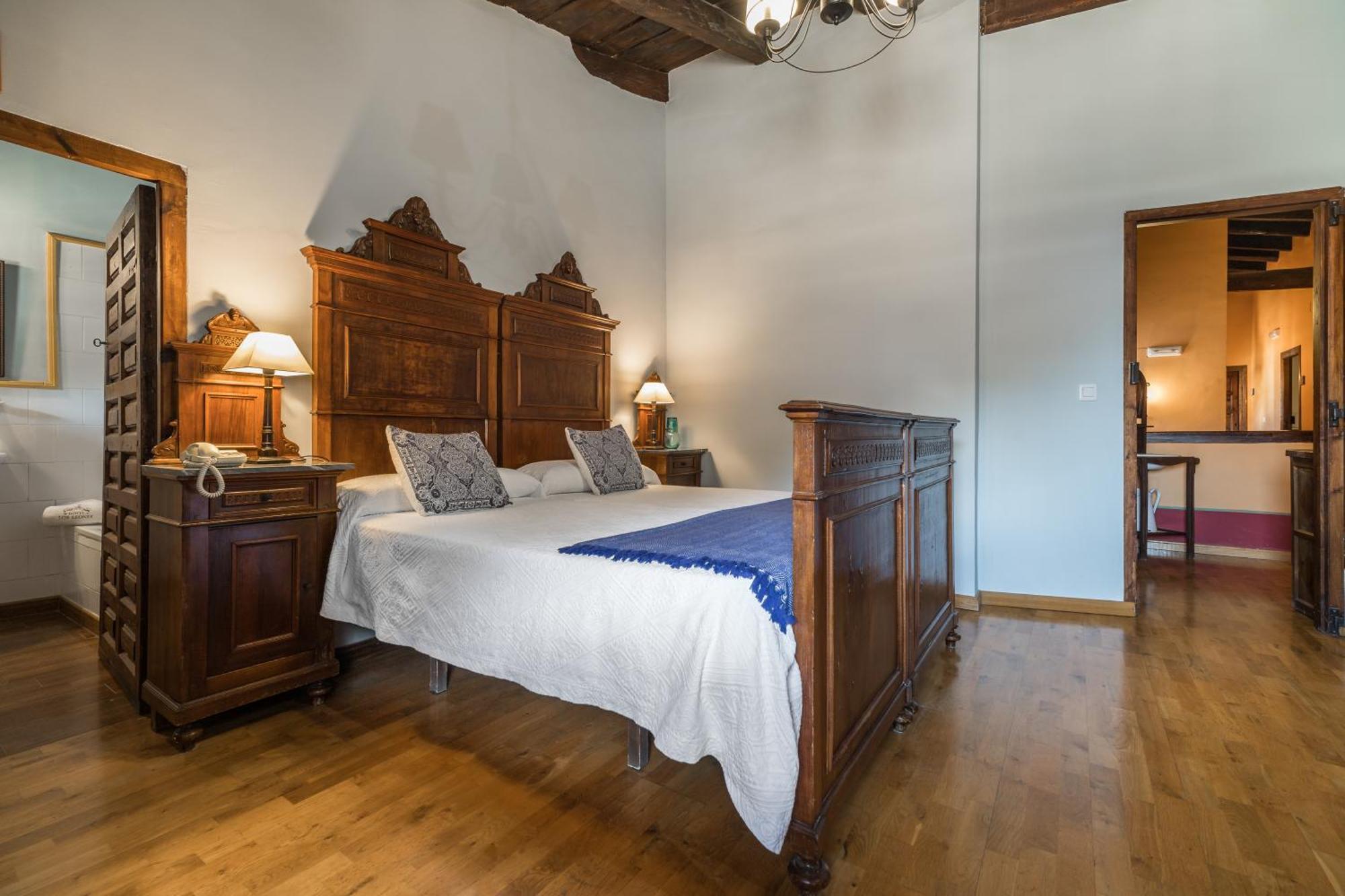 Hotel Los Leones - Adults Only Rubielos De Mora Exterior photo