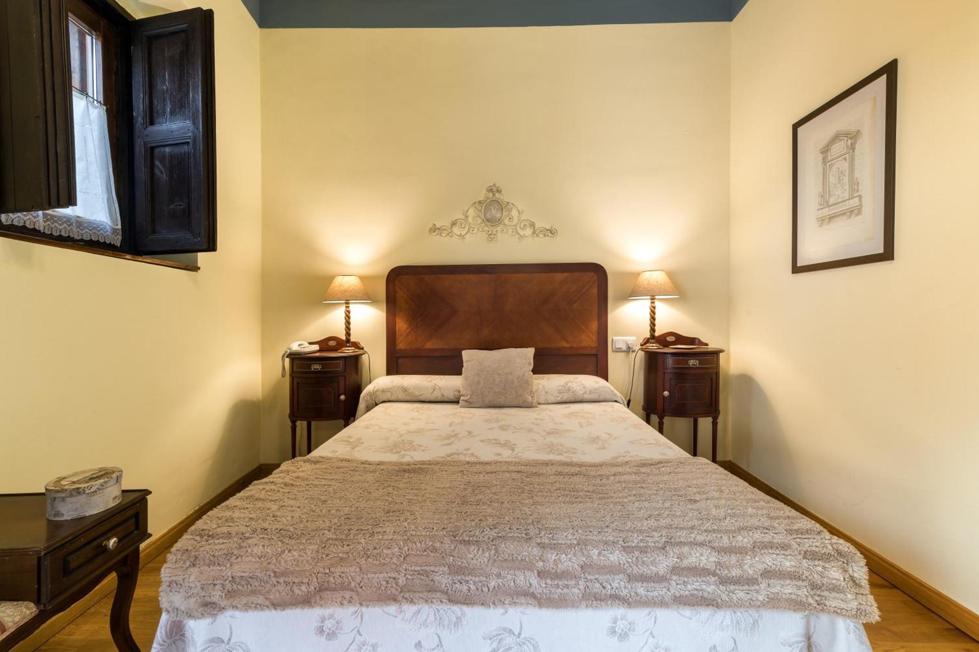 Hotel Los Leones - Adults Only Rubielos De Mora Exterior photo